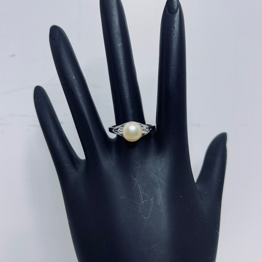 Silver Tone Clear Rhinestone & Faux Pearl Ring Size 6.25 (R451)